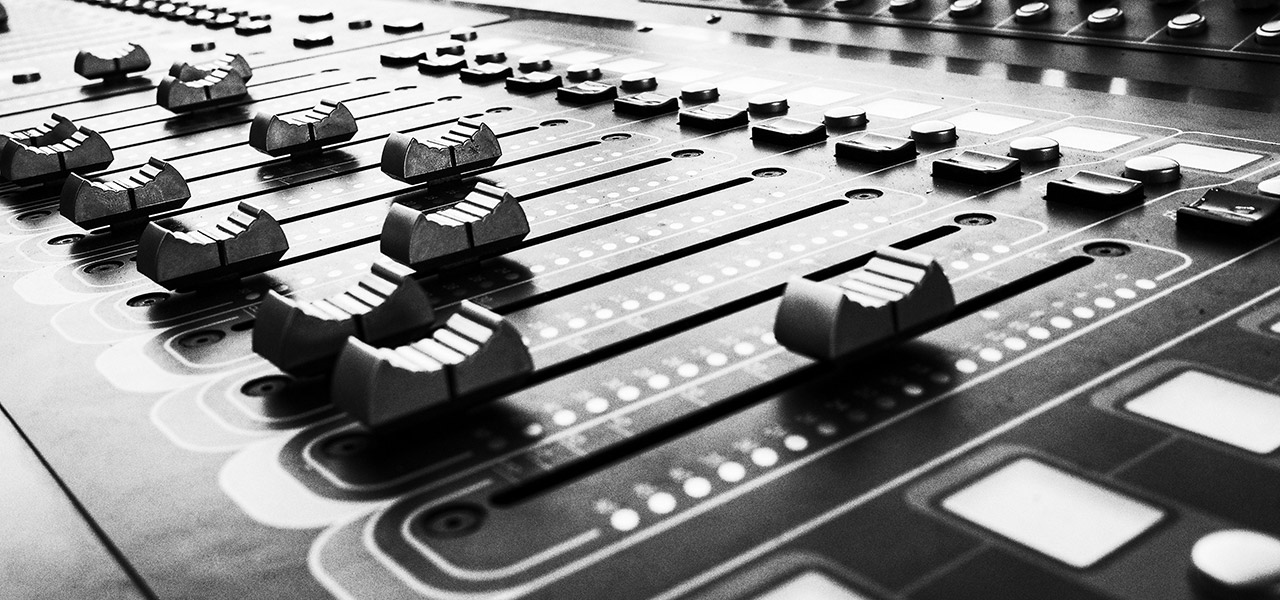 Console Avid C24 nella control room di Disco Volante studio di registrazione a Mirano Venezia